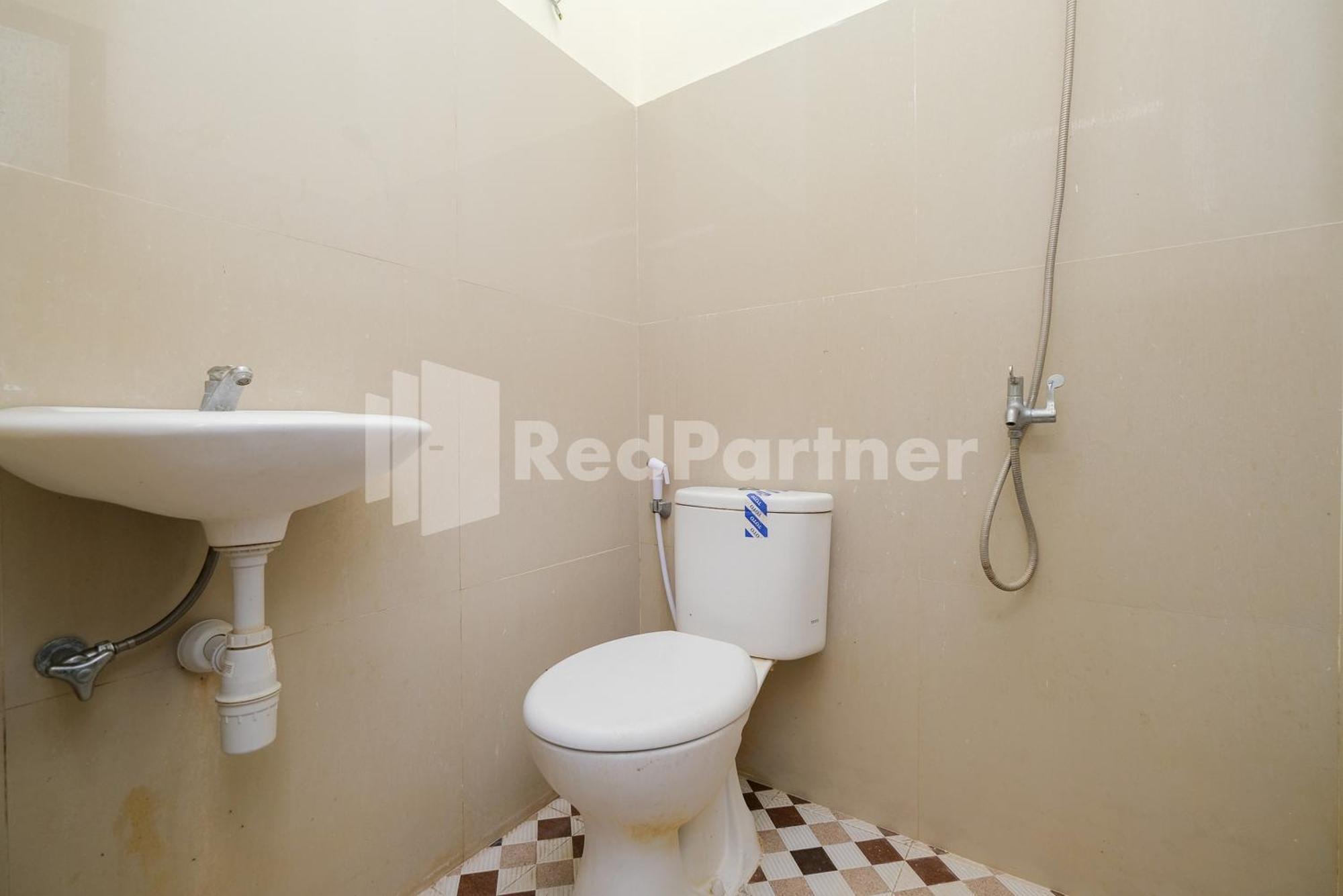 Grand Kencana Guesthouse Syariah Near Wisata Bahari Lamongan Paciran Luaran gambar