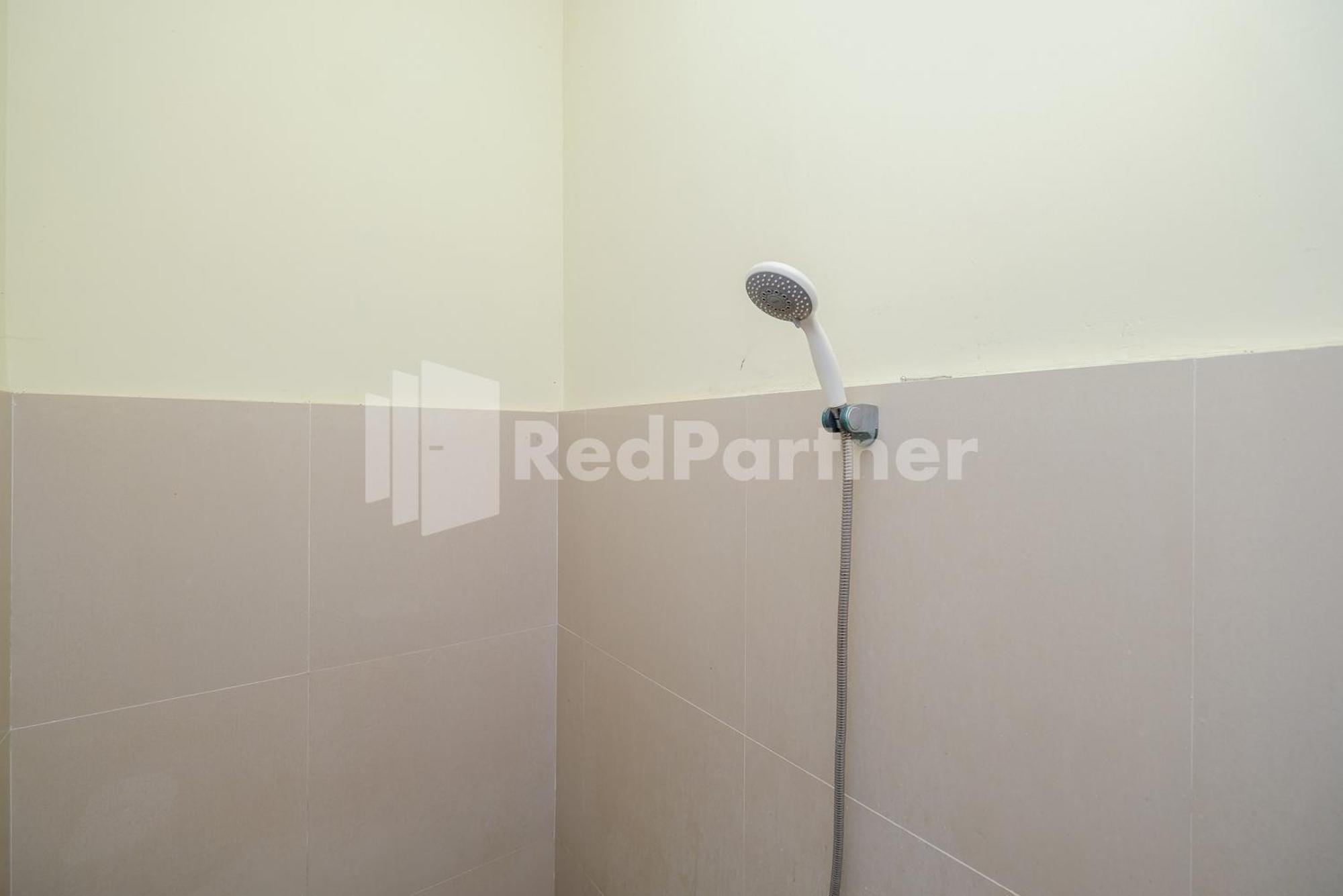 Grand Kencana Guesthouse Syariah Near Wisata Bahari Lamongan Paciran Luaran gambar