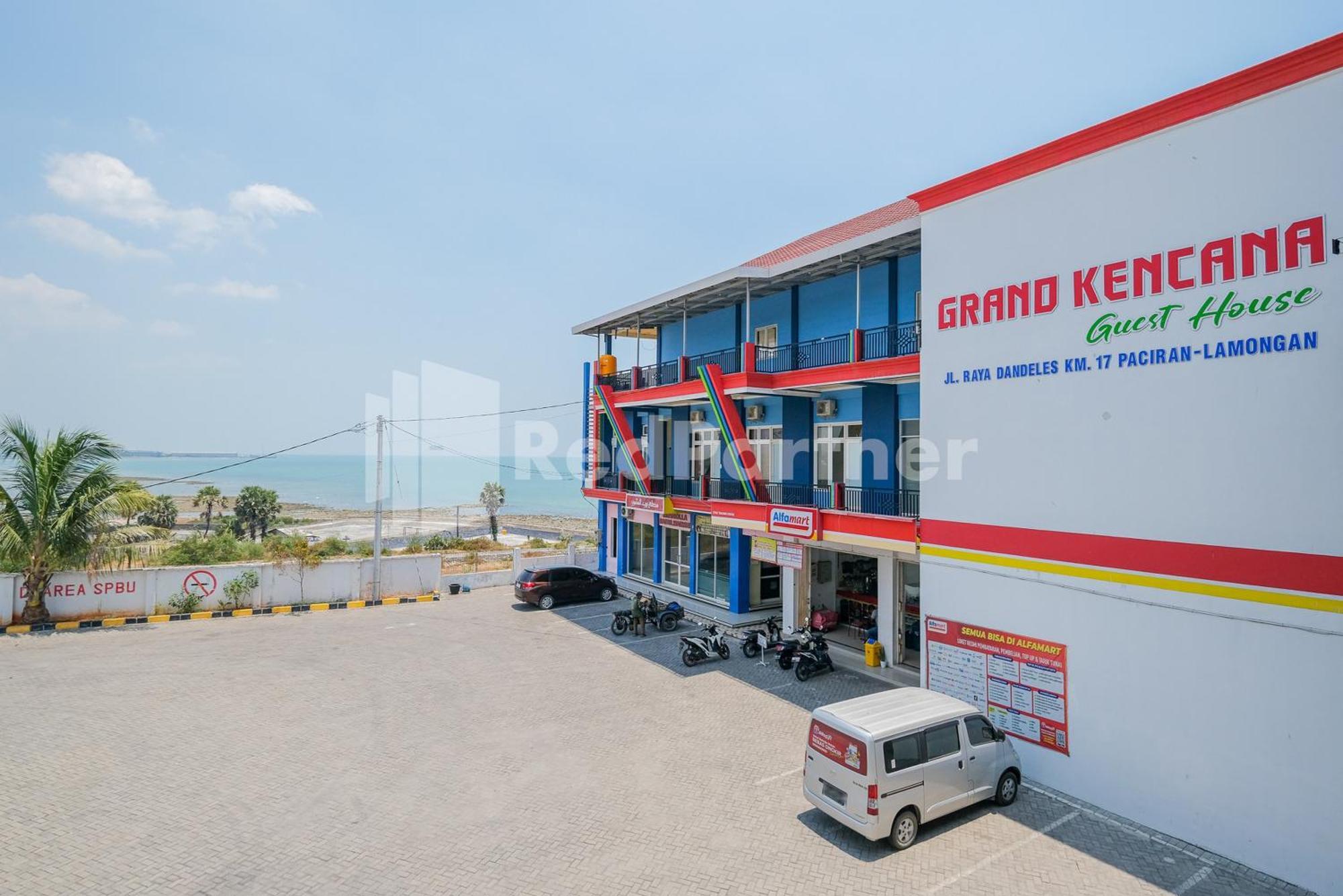 Grand Kencana Guesthouse Syariah Near Wisata Bahari Lamongan Paciran Luaran gambar