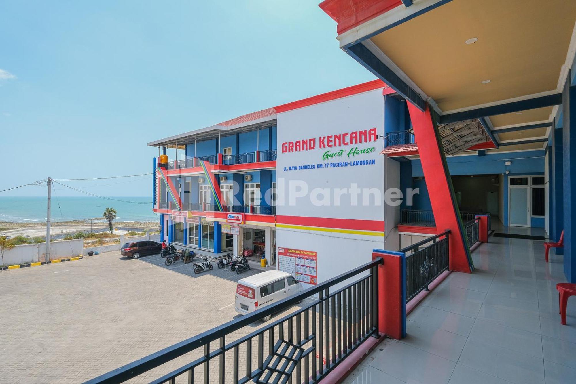 Grand Kencana Guesthouse Syariah Near Wisata Bahari Lamongan Paciran Luaran gambar